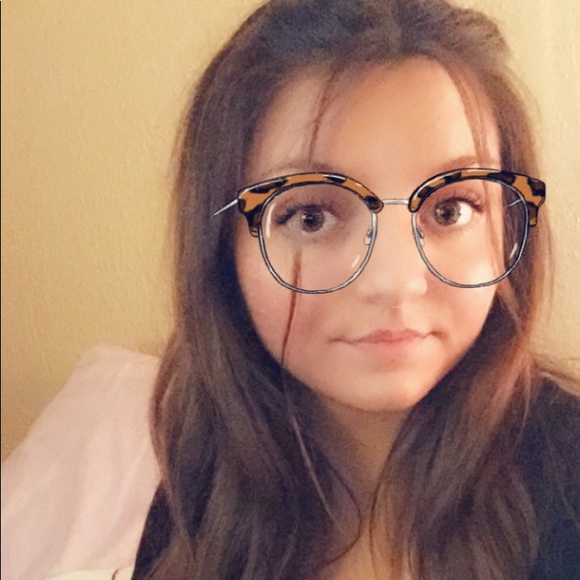 Meet your Posher, Aliya - Picture 4 of 4